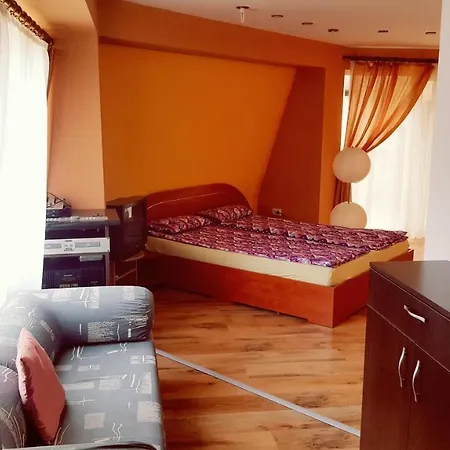 Lexington Apartment *
