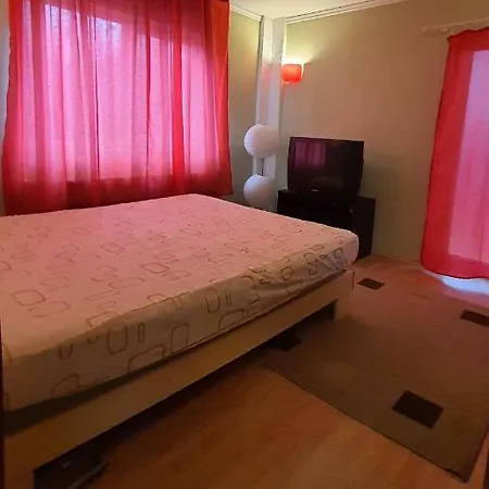 Lexington Apartment