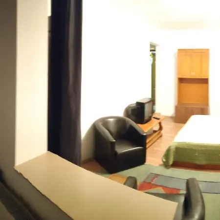 Lexington Apartment